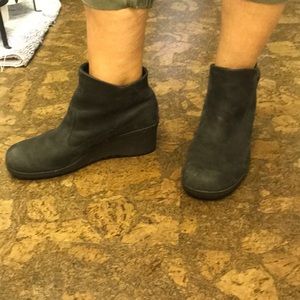 Keen wedge, newbuck booties.